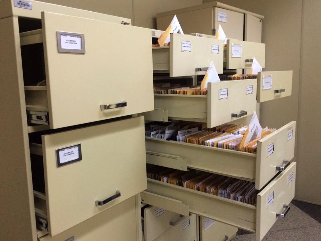 Arquivo dos Correios com objetos perdidos: todos à espera de seus donos. | Cecília Tümler/Gazeta do Povo