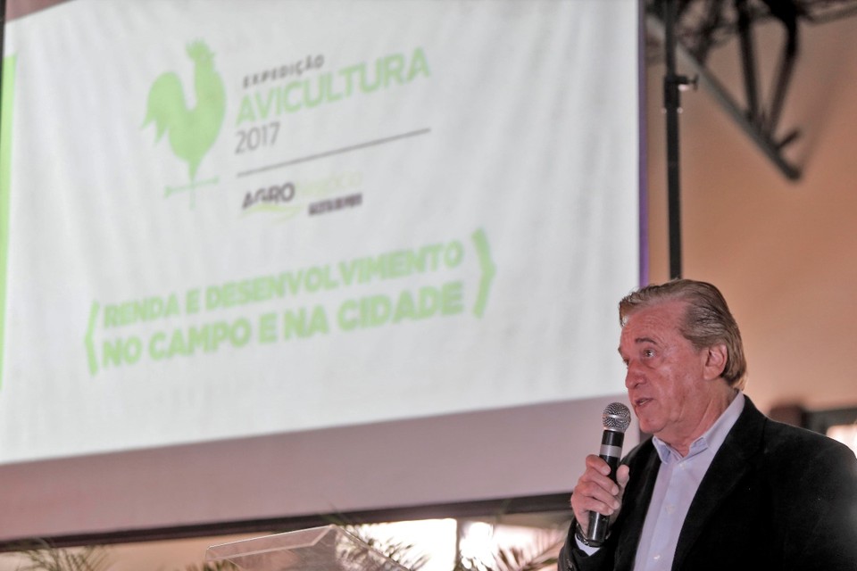 Presidente do Sindiavipar, Sindicato das Indústrias de Produtos Avícolas do Estado do Paraná (Sindiavipar), Domingos Martins., durante a apresentação do evento. | Albari Rosa/Gazeta do Povo