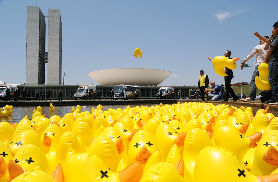 A mordida do Leão dói mais no Brasil? | Lucio Bernardo Jr/Câmara dos Deputados