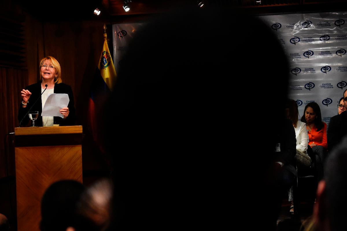Procuradora-geral da Venezuela, Luisa Ortega Díaz, discursa durante conferência em Caracas | JUAN BARRETO/AFP