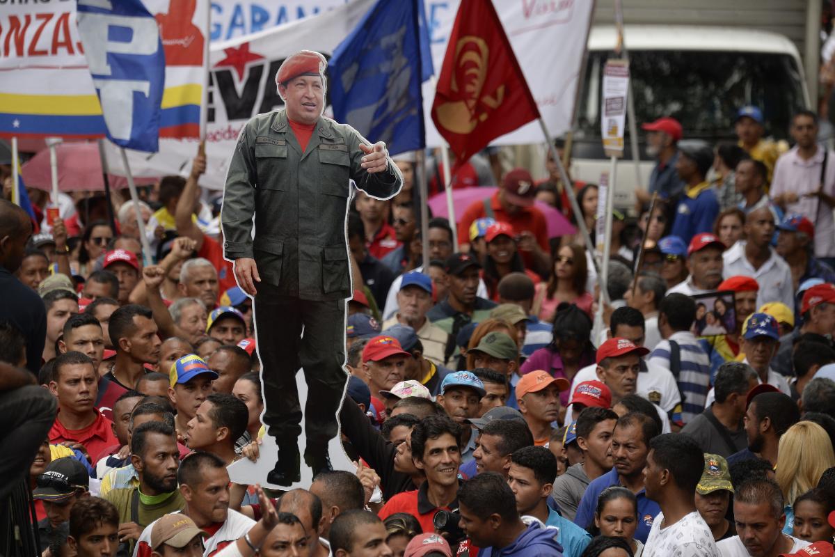 Ativistas venezuelanos pró-governo manifestam apoio à Assembleia Constituinte, em Caracas | FEDERICO PARRA/AFP