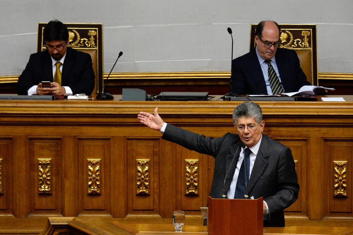 Ex-presidente da Assembleia Nacional Henry Ramos Allup: regime de Mauduro usará ‘Comissão da Verdade’ para substituir a Justiça comum | FEDERICO PARRA/
AFP
