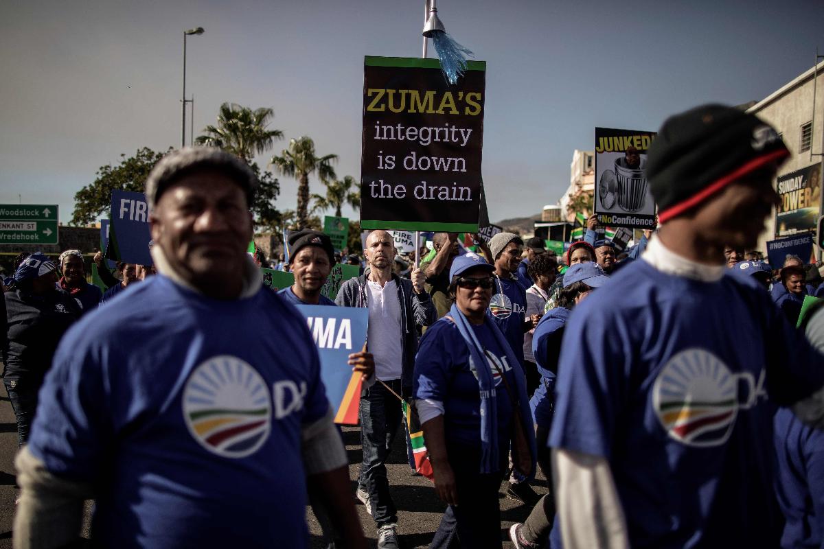 Manifestantes fazem ato contra o presidente Jacob Zuma, na África do Sul | GIANLUIGI GUERCIA/AFP