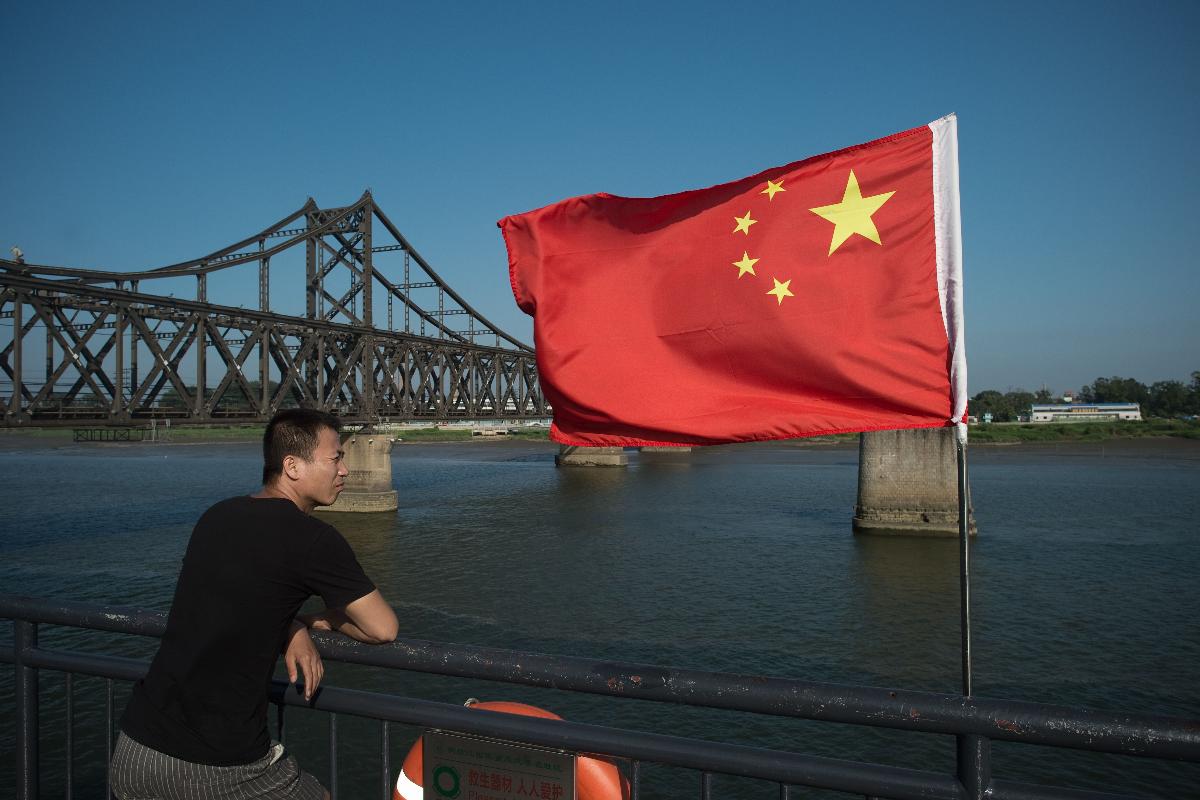 China vai congelar importações de carvão, de ferro e chumbo, de minério de ferro e chumbo, e de frutos do mar | /