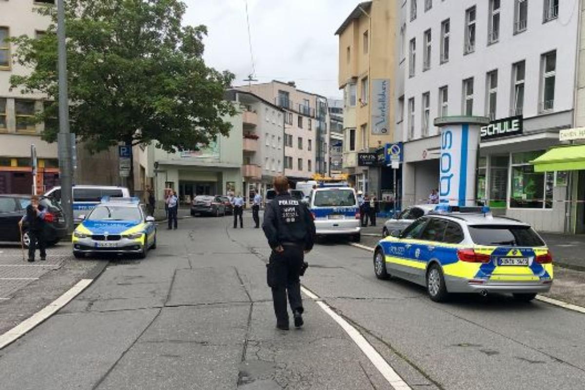 Ataque ocorreu na cidade de Wuppertal; na foto, polícia mas imediações do local do crime | Reprodução /WDR Aktuelle Stunde