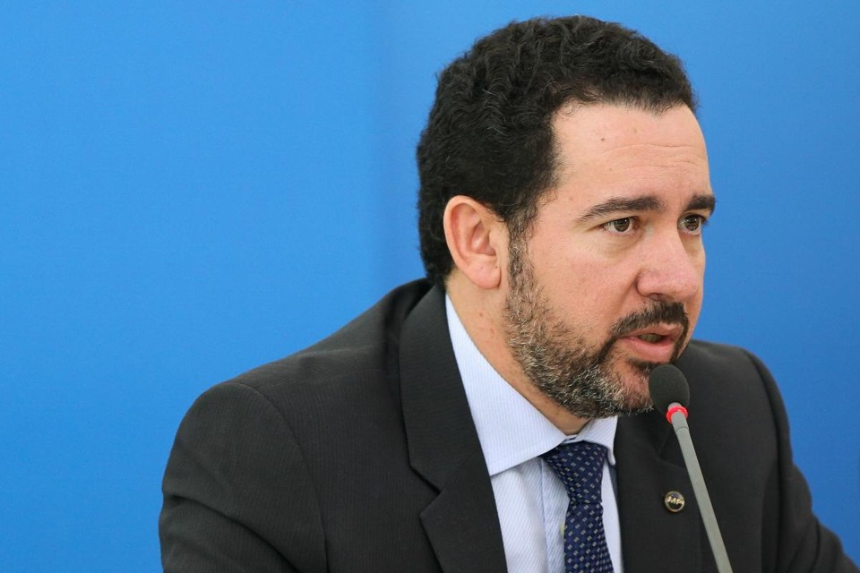 Governo libera PIS/Pasep inativo para 8 mi de brasileiros; maioria terá R$ 750 Anúncio da liberação de R$ 15,9 bilhões foi feito pelo ministro do Planejamento, Dyogo Oliveira. | Marcelo Camargo
Agência Brasil