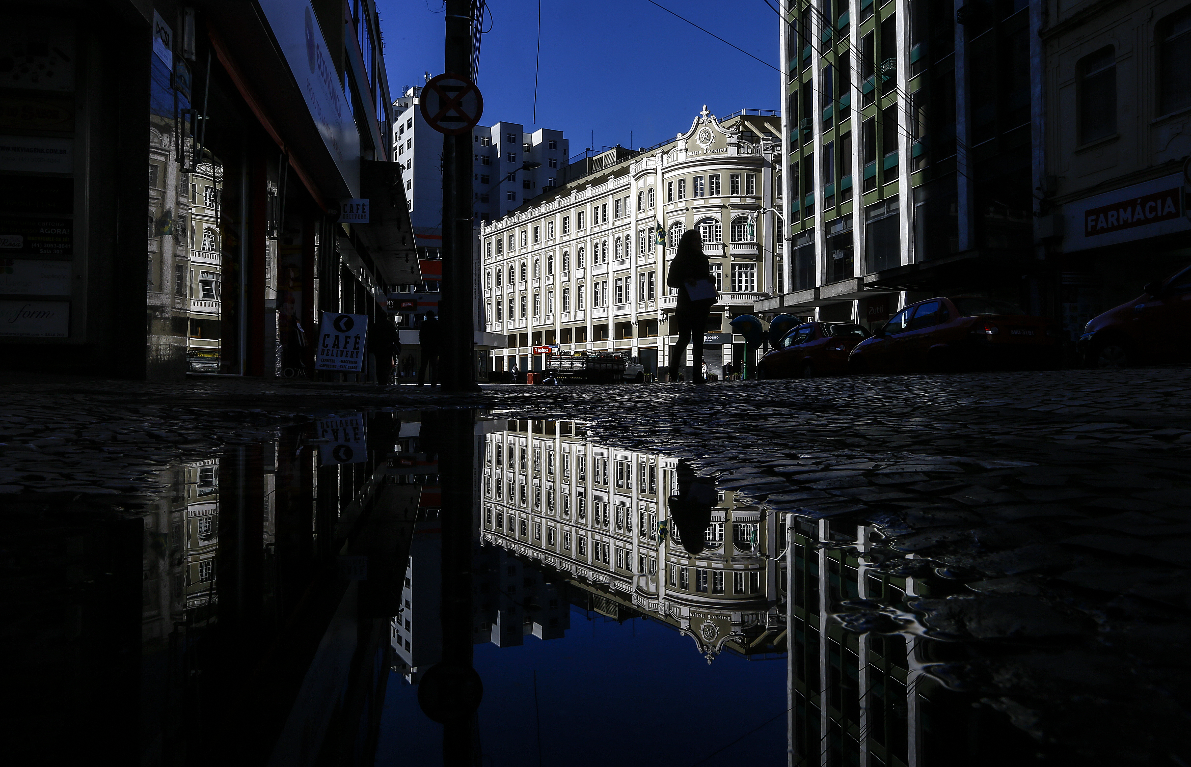 Centro de Curitiba flagrado pelo repórter fotográfico Jonathan Campos na manhã desta segunda-feira. | Jonathan Campos/Gazeta do Povo