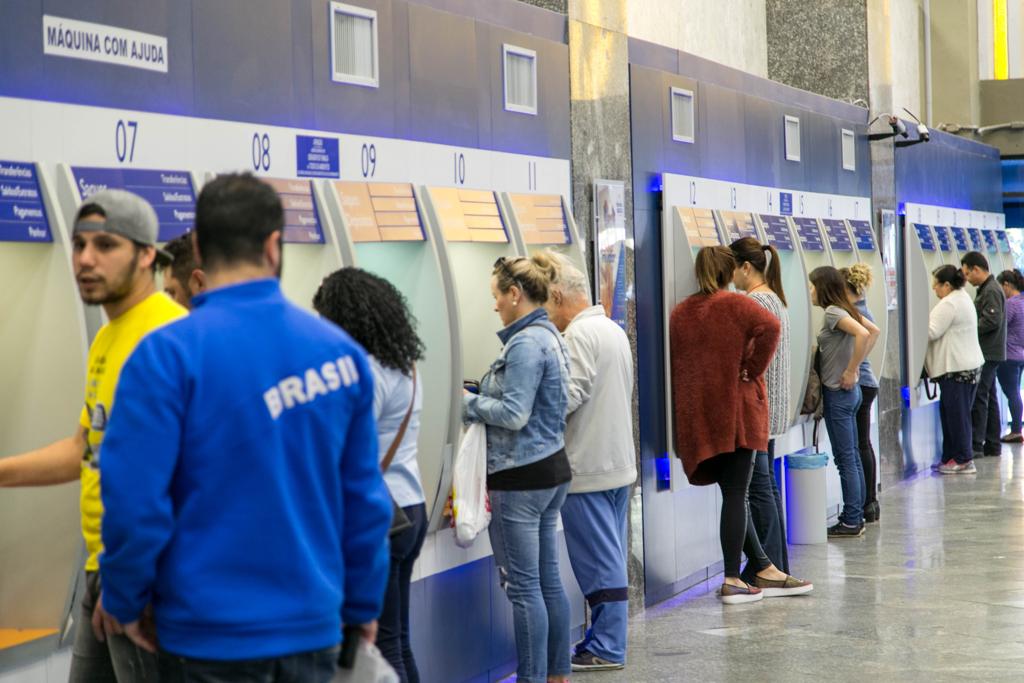 É preciso ficar atento antes, durante e depois do saque | Marcelo Andrade/Gazeta do Povo