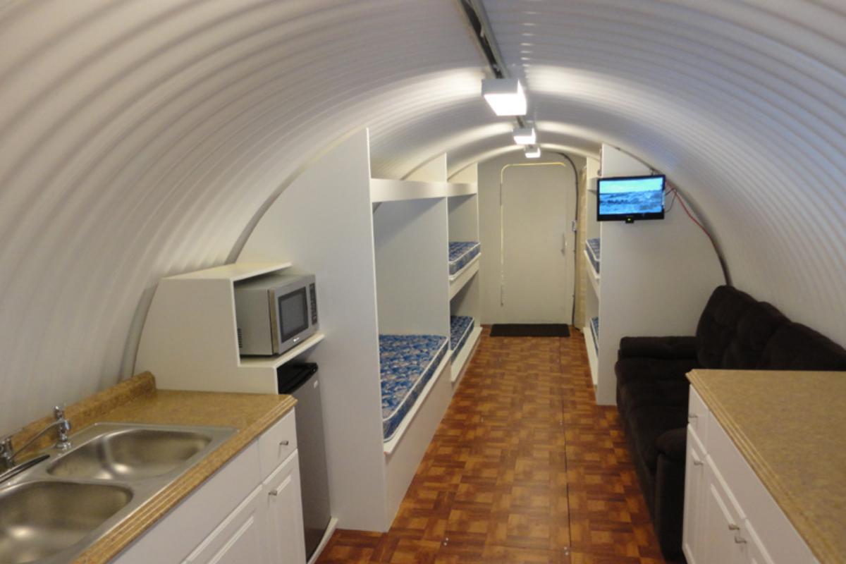 Interior de refúgio contra ataque nuclear, vendido na Califórnia, Estados Unidos | Atlas Survival Shelters