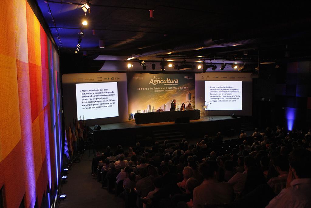 Ao longo dos dois dias de programação, especialistas de 10 países participarão de painéis e conferências sobre as principais cadeias produtivas do agronegócio internacional. | Jonathan Campos/Gazeta do Povo