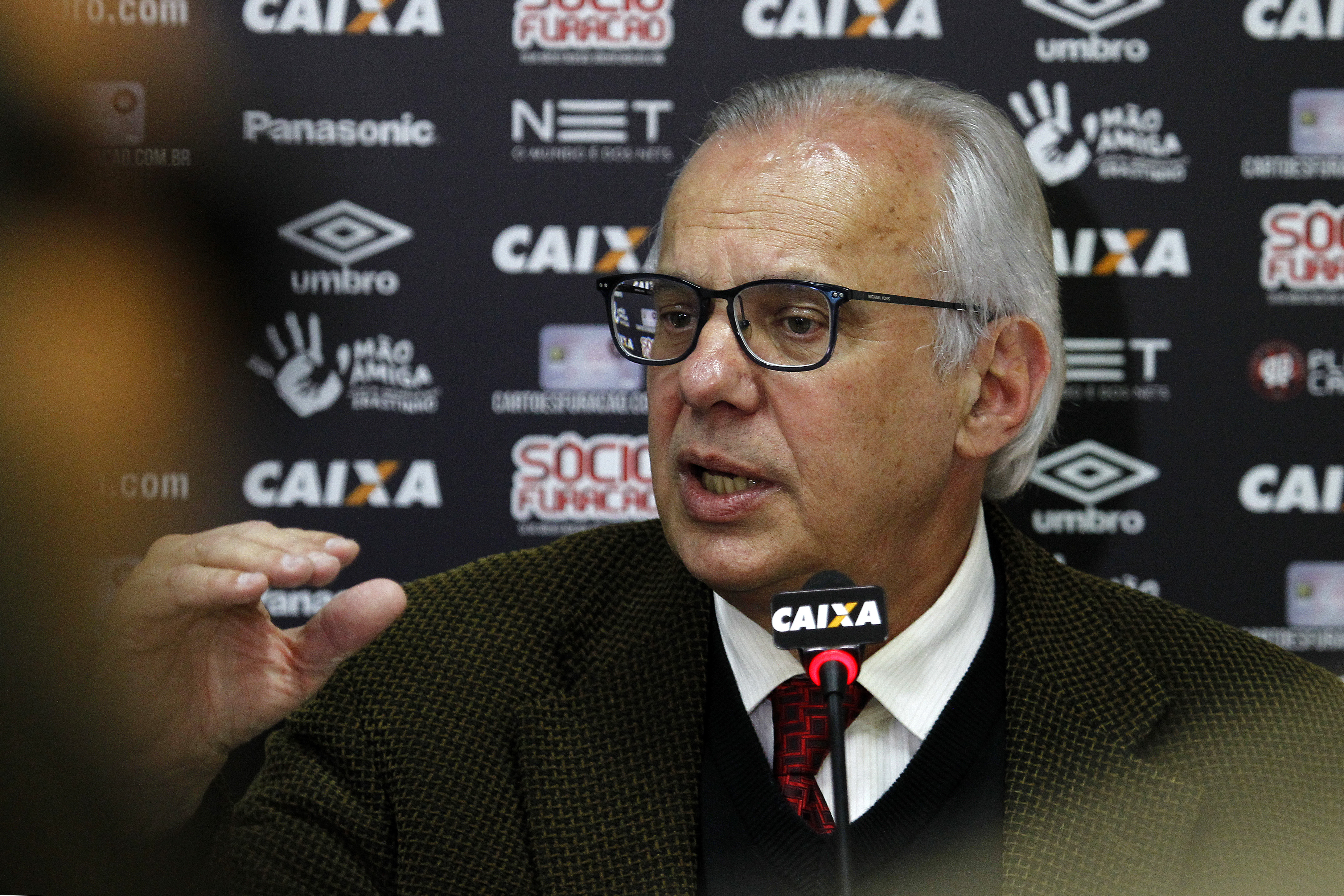 Após empate com o Grêmio, presidente Luiz Sallim Emed comparou o estádio gaúcho à Arena da Baixada. | Daniel Caron/Gazeta do Povo