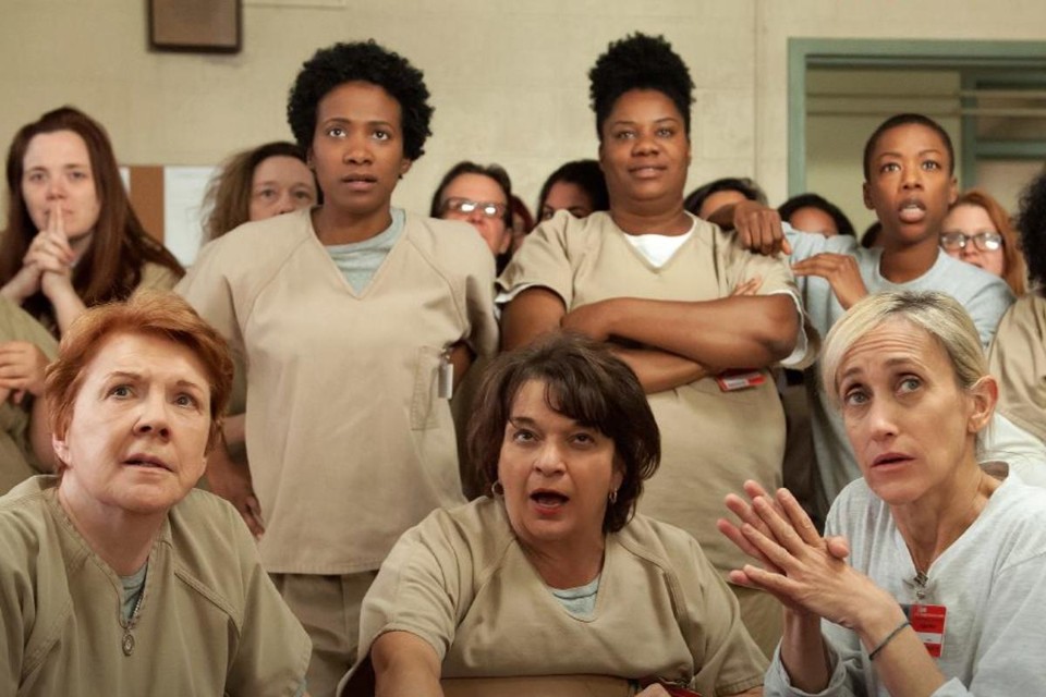 Parte do elenco de “Orange Is the New Black”, série original da Netflix | Reproduç]ao/Facebook