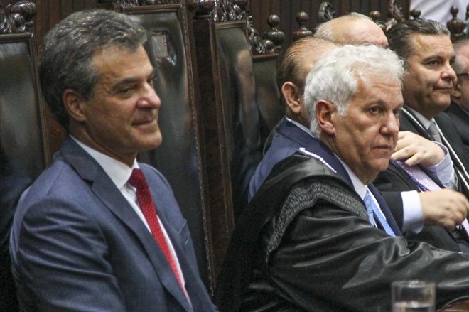 Richa ao lado do presidente do TJ-PR, desembargador Renato Bettega. | Daniel Castellano/Gazeta do Povo