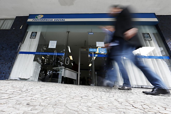 Quem ganha um salário mínimo (R$ 937) terá os pagamentos liberados entre 25 de agosto e 8 de setembro. | Albari Rosa / Gazeta do Povo