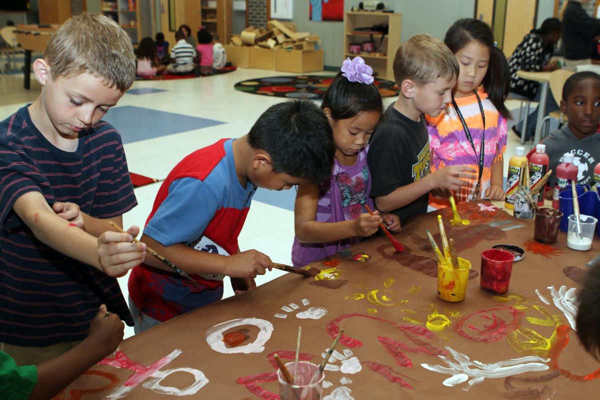Para os estudantes se sentirem motivados, é necessário estimular a sua curiosidade. | U.S. Army