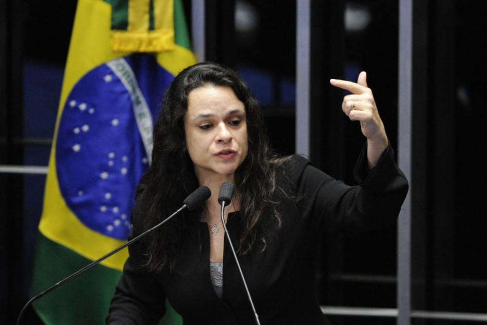 Janaína Paschoal cobrou atitude do presidente Trump em relação à Venezuela | Edilson Rodrigues/
Agência Senado