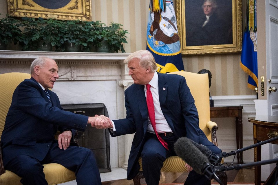 John Kelly, chefe do Departamento de Segurança Interna, e o presidente Donald Trump, em reunião na Casa Branca | The Washington Post