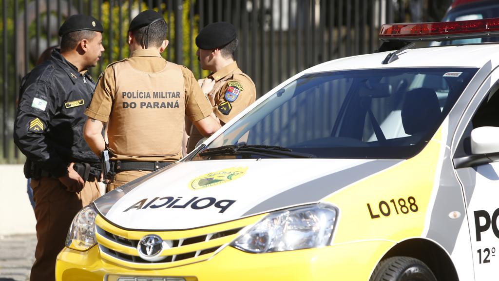 Policial estava no ônibus quando se jogou na frente de passageiro para salvá-lo dos disparos | Aniele Nascimento/Gazeta do Povo/Arquivo