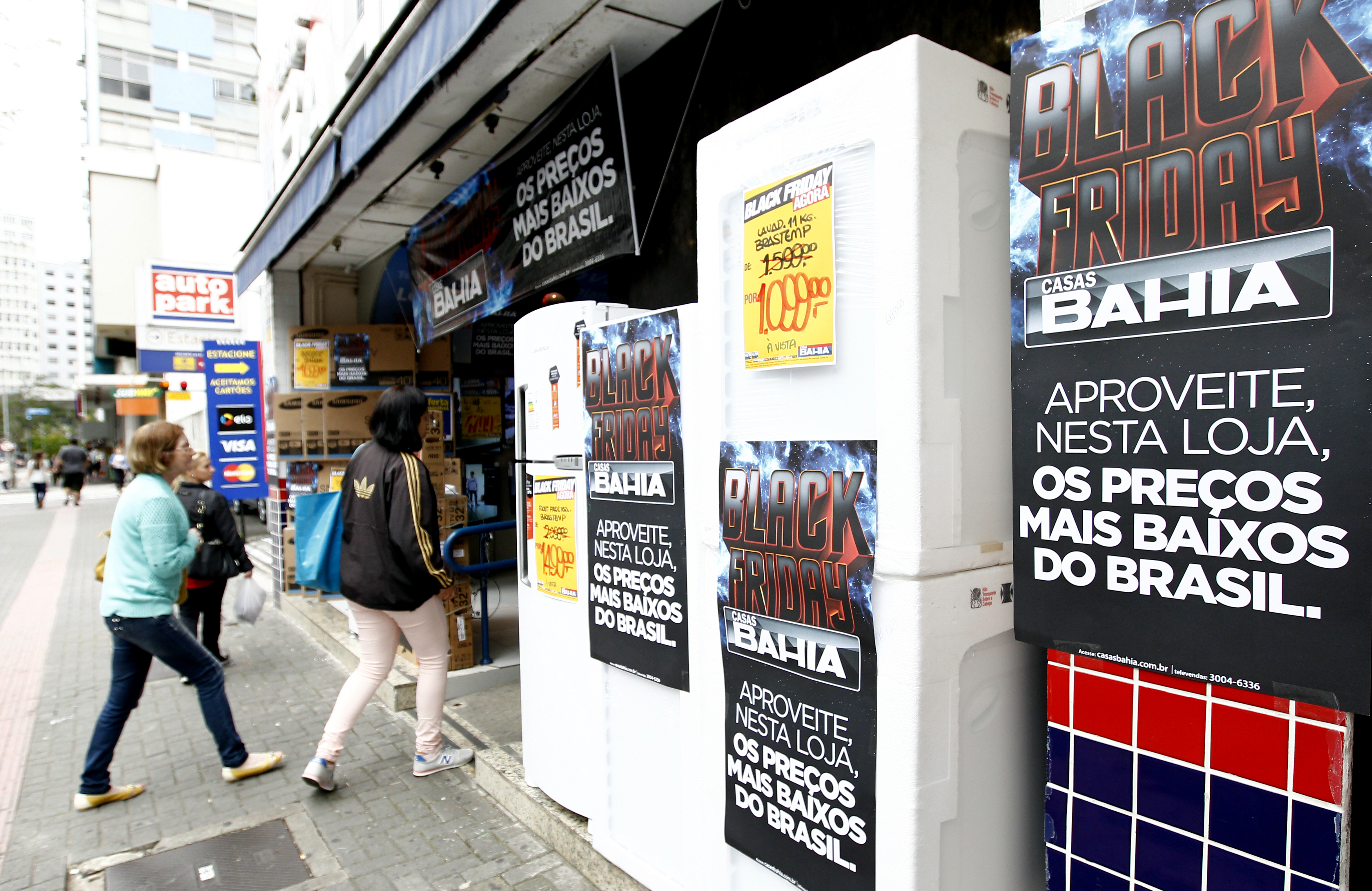 Black Friday será 24 de novembro, mas redes já estão contratando para atender o público. | Jonathan Campos/Gazeta do Povo