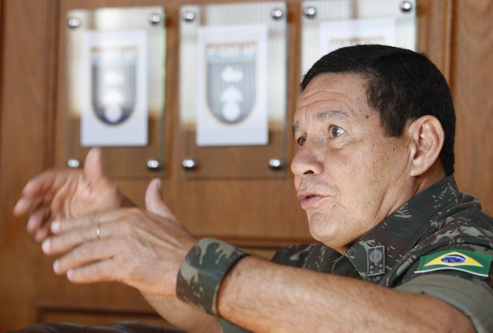 Governo teme que general Mourão vire herói e descarta punição formal | Aniele Nascimento/Gazeta do Povo