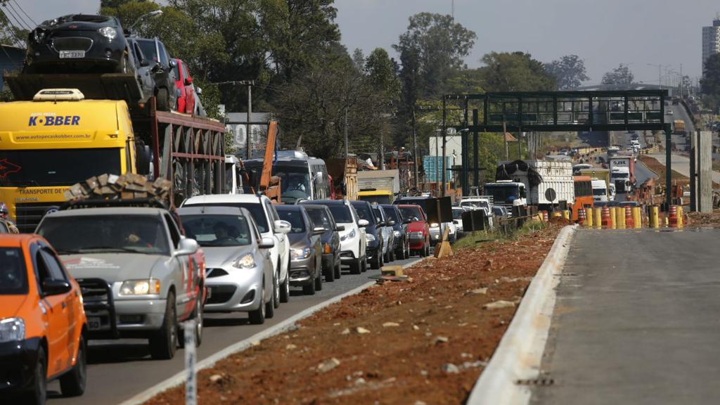 Semáforo próximo ao Hospital Vita deixou a Linha Verde ainda pior para os motoristas | Felipe Rosa/Tribunado Paraná