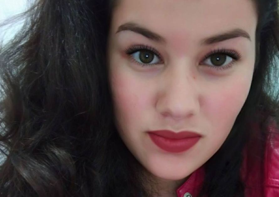 Larissa Morgana Ferreira tinha 24 anos e o sonho de ser cantora. | Reprodução Facebook/