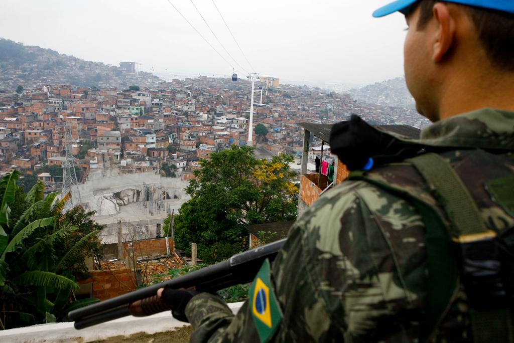 A nova lei poderá ser aplicada na atuação do Exército nos morros do Rio de Janeiro, por exemplo | Henry Milléo/ Gazeta do Povo