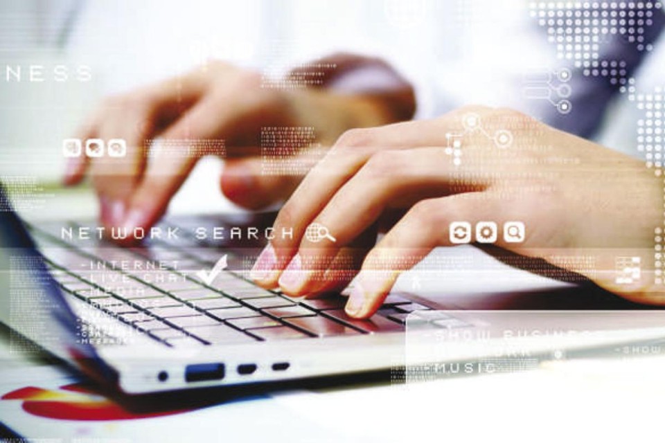 Aprender a “linguagem das máquinas” não será garantia de emprego no futuro Uma das soluções para o dilema da automação que empresas e governos têm promovido, de ensinar programação a crianças nos colégios e de popularizar este conhecimento, na visão de Bloomberg já é inútil. | Pixabay/