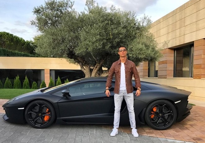 Lamborghini Aventador |