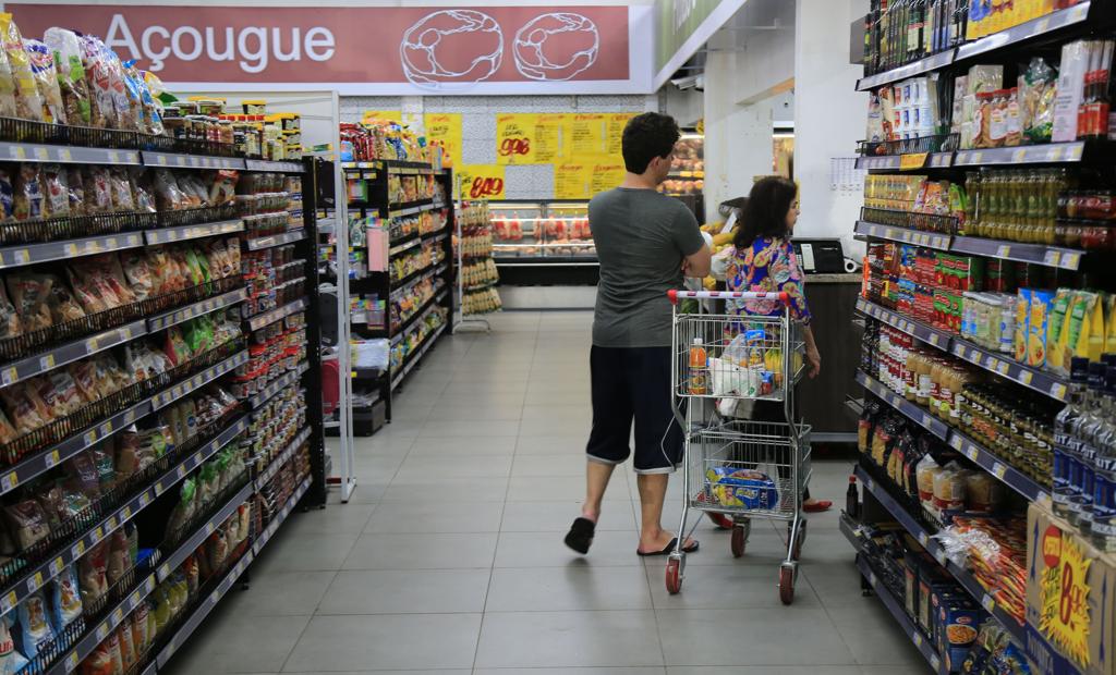 Arroz e feijão estão entre os itens que reduziram preços | Arquivo/Gazeta do Povo