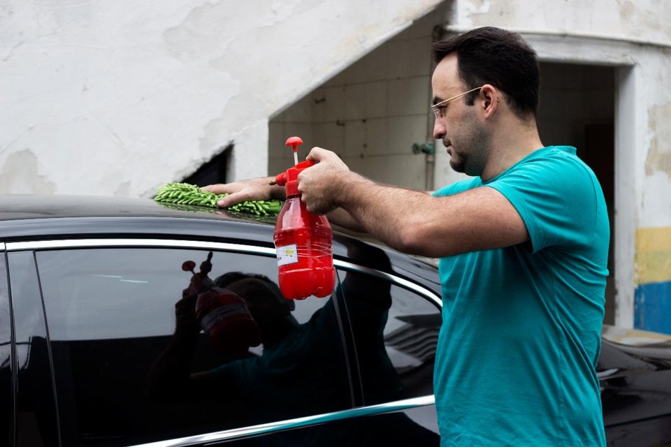 Easy Carros trabalha com higienização e manutenção de carros “a domicílio” | Easy CarrosDivulgação