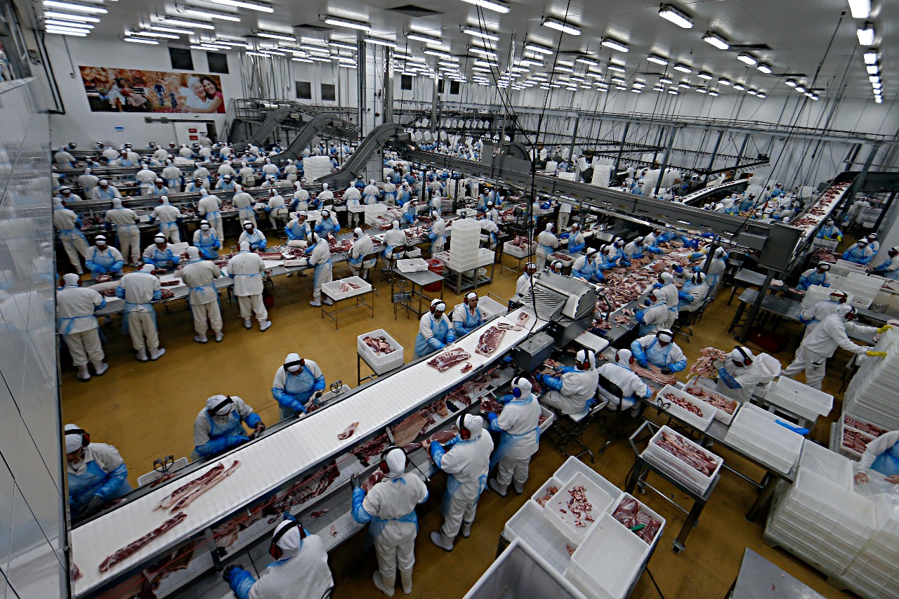 Frigorífico da Frimesa em Medianeira tem mais de 4 mil funcionários | Albari Rosa/Gazeta do Povo