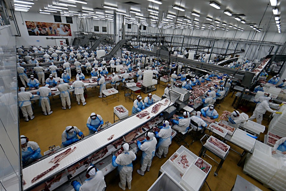 Frigorífico da Frimesa em Medianeira tem mais de 4 mil funcionários | Albari Rosa/Gazeta do Povo