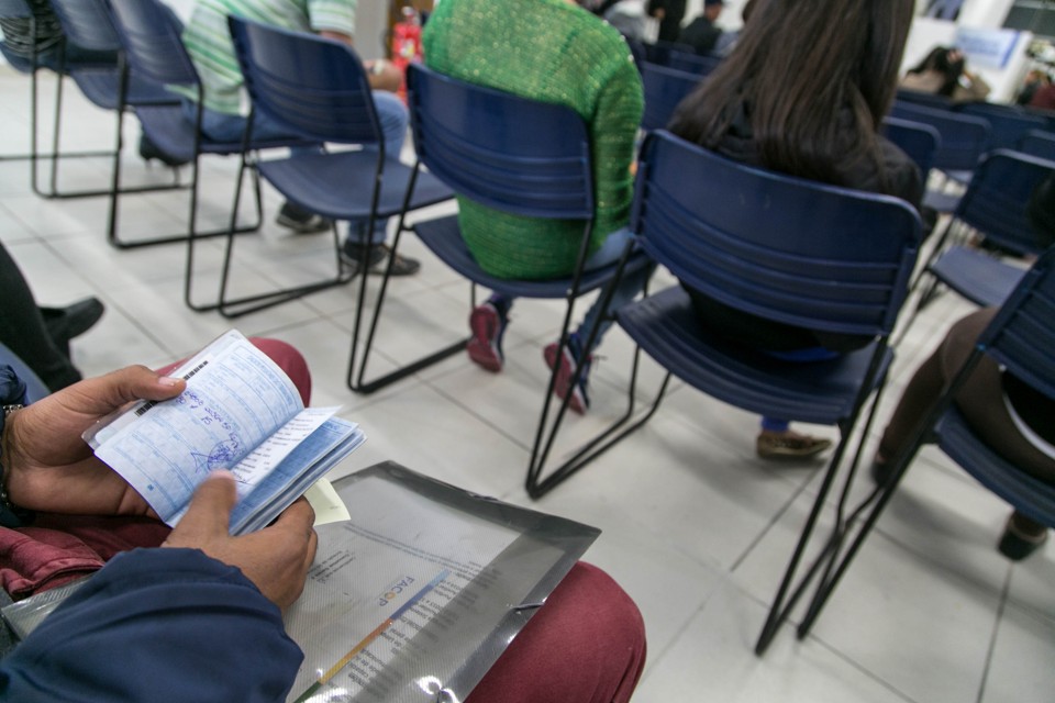 Agência do Trabalhador de Curitiba (foto):  para muitas pessoas, a vaga temporária é uma oportunidade de voltar ao mercado de trabalho após vários meses engrossando as estatísticas do desemprego. | Marcelo Andrade/Gazeta do Povo