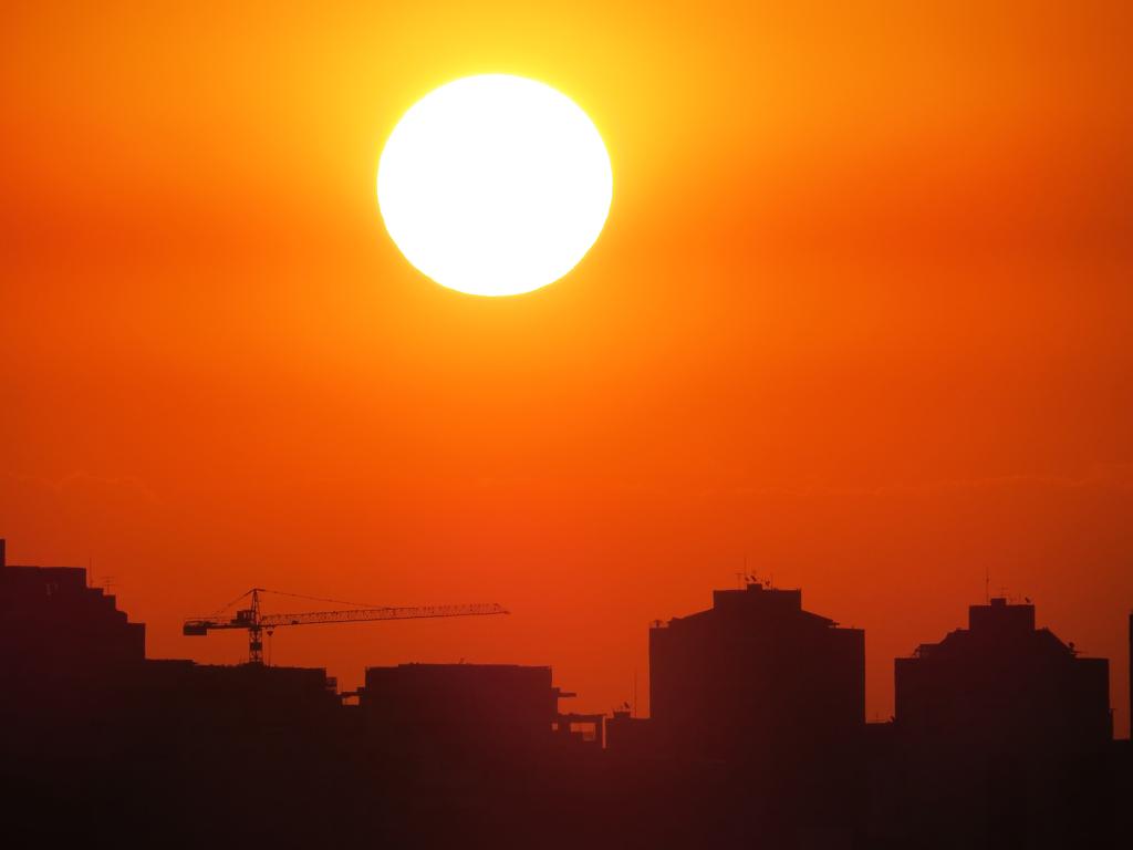 Temperatura deve passar dos 28 ºC na capital. | Aniele Nascimento/Gazeta do Povo