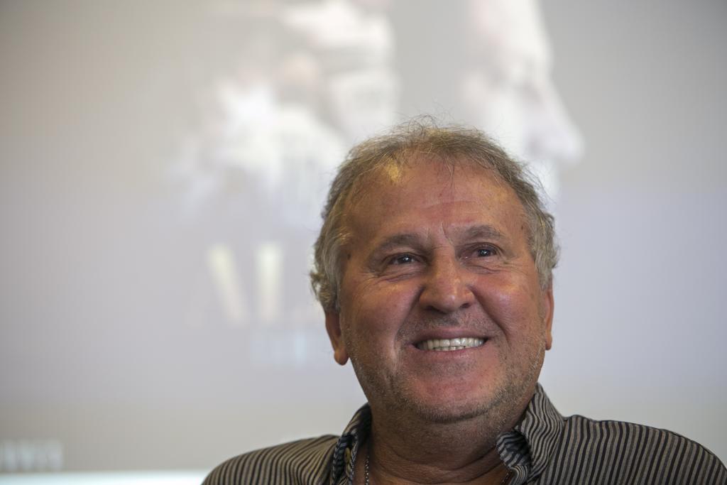 Zico na pré-estreia do documentário sobre Alex. | Marcelo Andrade/Gazeta do Povo