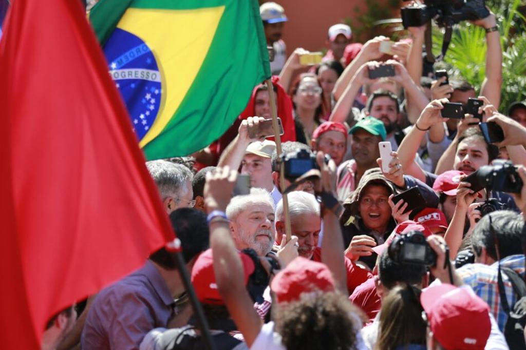 Ex-presidente Lula chega à Justiça Federal em Curitiba para prestar depoimento. | Jonathan Campos/Gazeta do Povo
