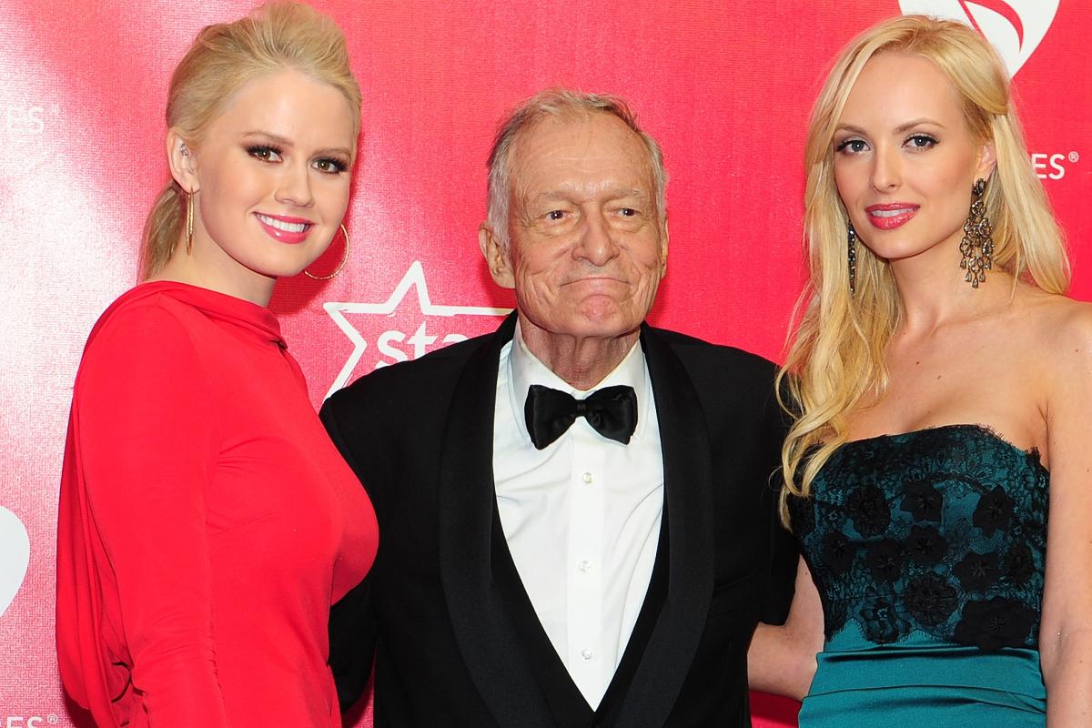 Hefner e suas “namoradas” | FREDERIC J. BROWN/AFP