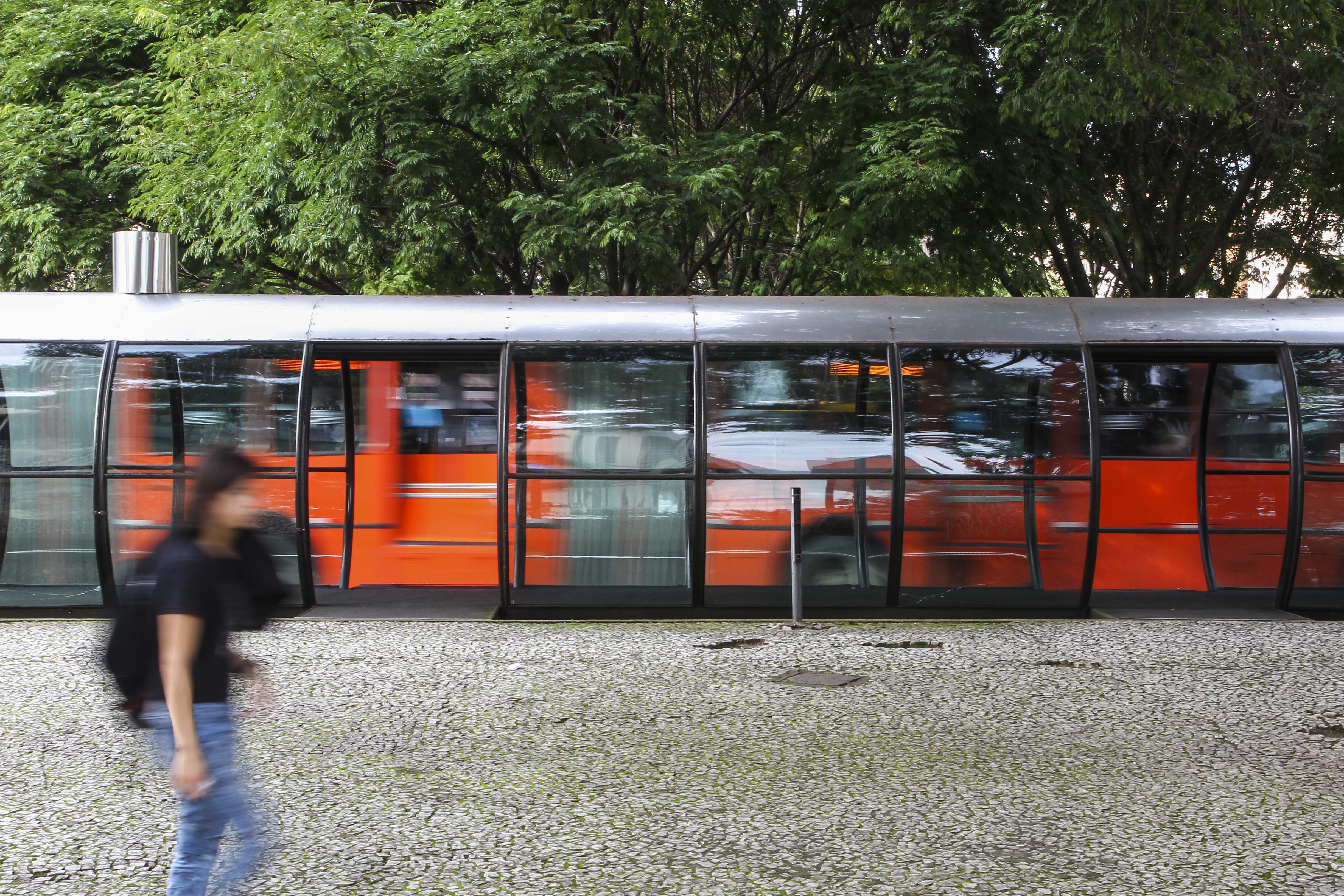 Câmeras estão sendo testadas nas linhas intermunicipais, mas não têm data para operar em Curitiba. | Daniel Castellano/Gazeta do Povo