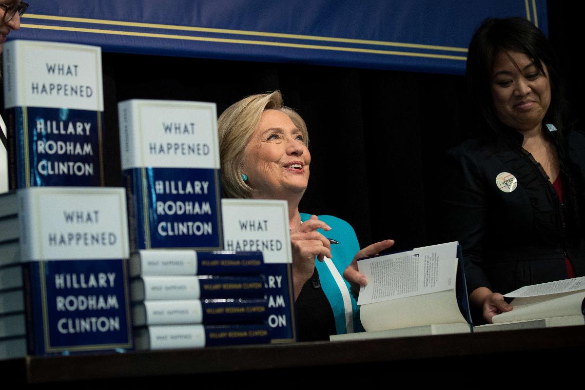 A ex-secretária de Estado dos Estados Unidos, Hillary Clinton, durante o lançamento do livro "O que aconteceu" | Drew Angerer/AFP