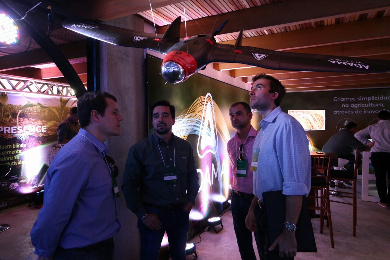 Drones e veículos aéreos não tripulados foram atrações da feira. | Rodrigo Covolan/Divulgação