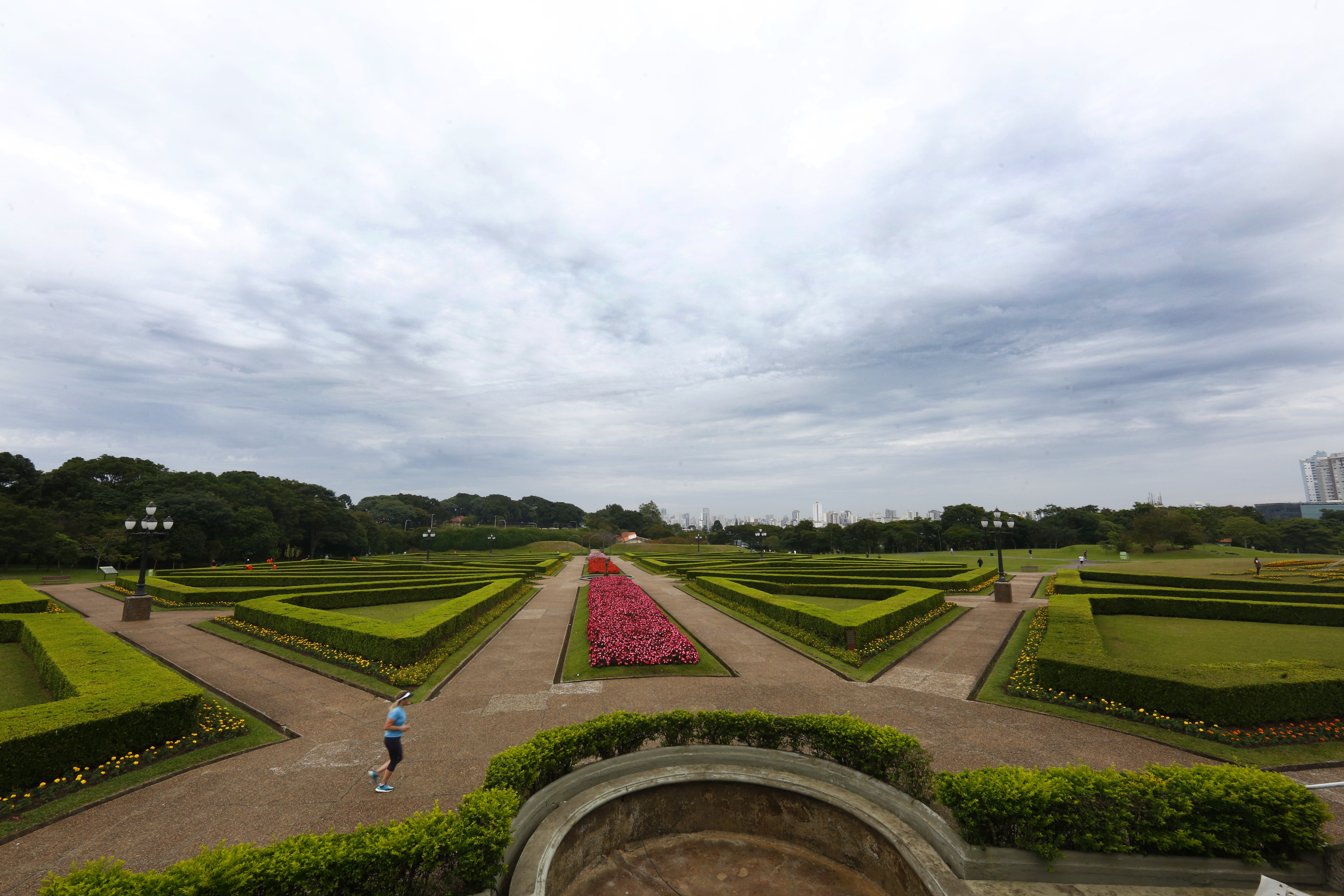 Fim de semana será mais nublada, mas mesmo assim terá calor | Aniele Nascimento/Gazeta do Povo