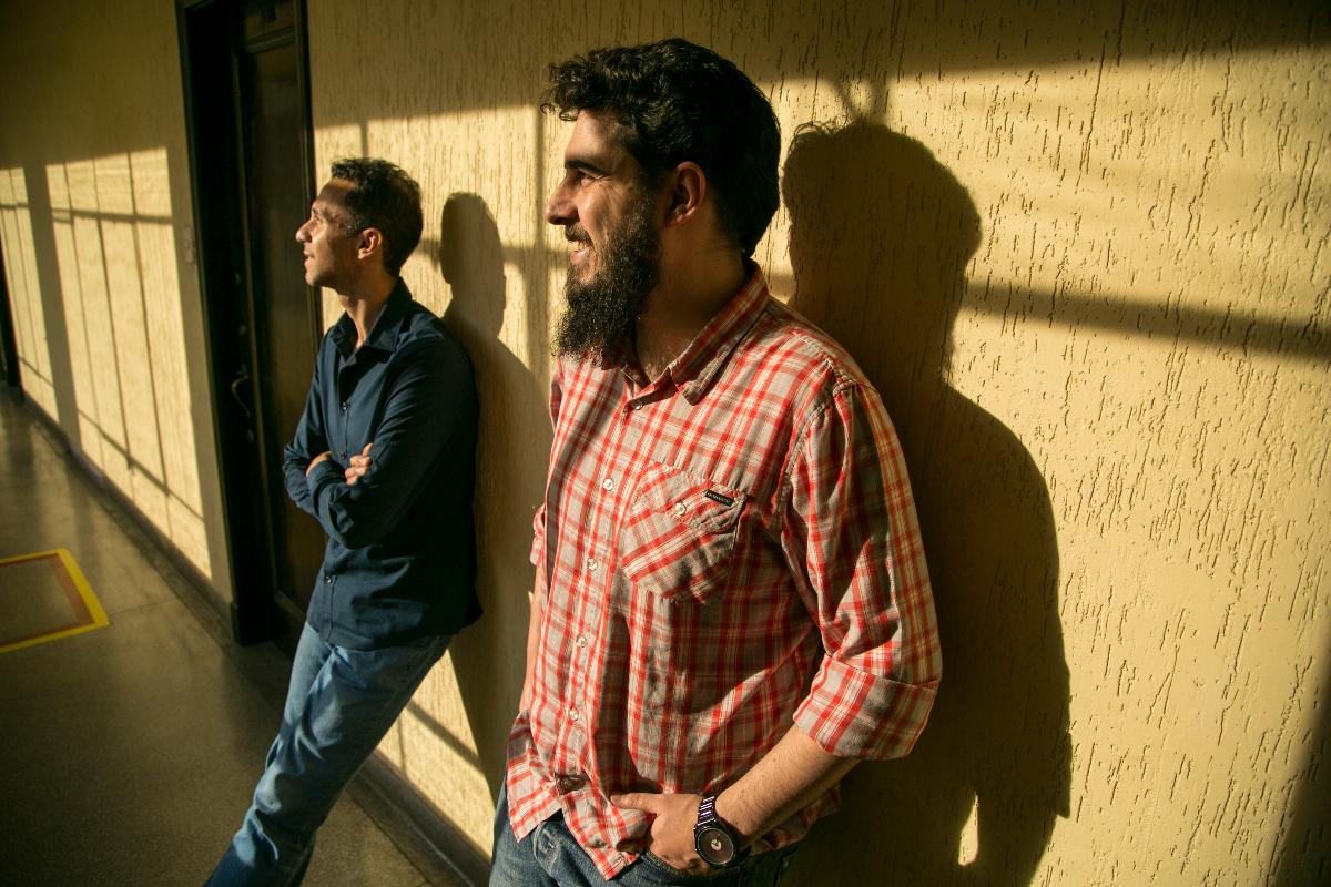 Paulo Renato Oliveira e Felipe de Alvarenga Leite, os criadores da Action Labs. | Marcelo AndradeGazeta do Povo