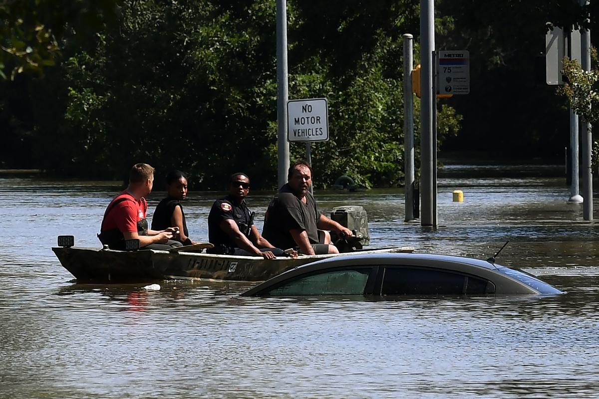 Ruas de Houston, no Texas, ficaram inundadas por causa da tempestade Harvey | MARK RALSTON/AFP