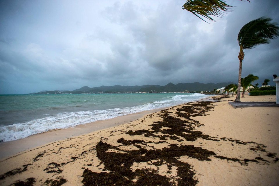 Chegada do furacão Irma em Marigot, no Caribe, contou com ventos de mais de 200 quilômetros por hora | LIONEL CHAMOISEAU/AFP