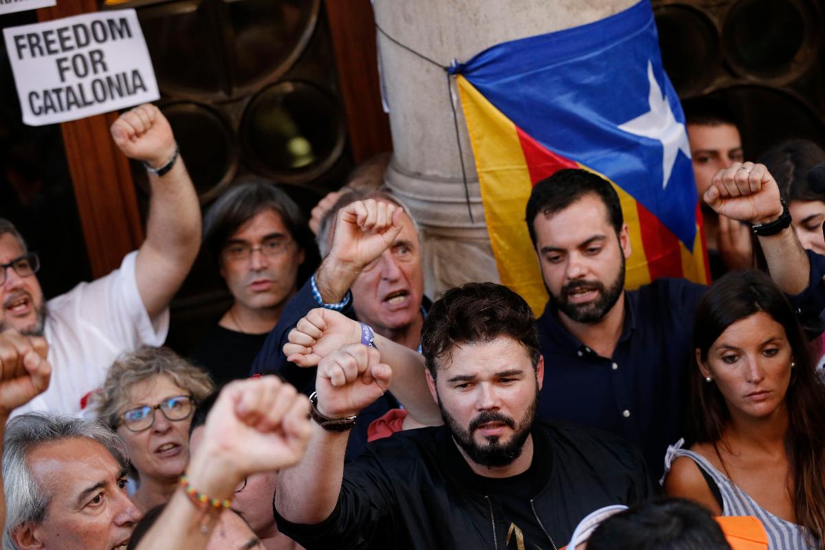 Separatistas organziam protestos pelo referendo que pode decidir futuro da Catalunha | PAU BARRENA/AFP