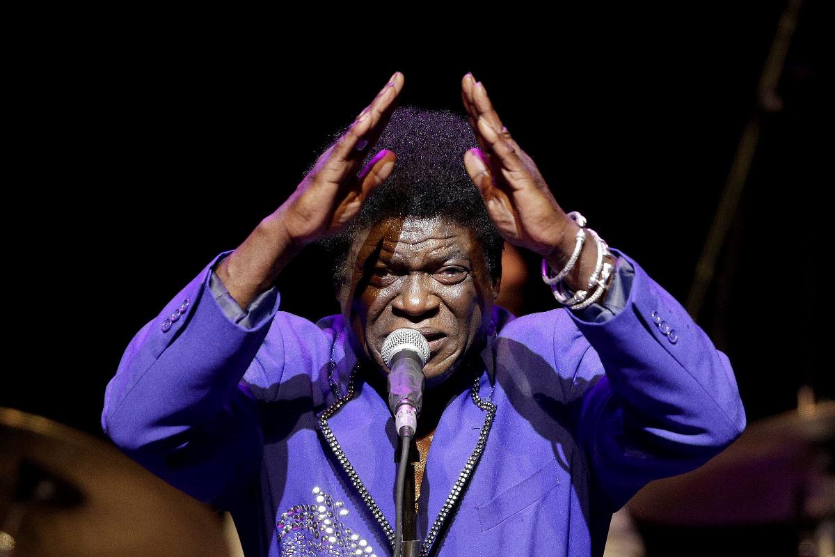 O cantor americano Charles Bradley se apresenta no dia 1 de julho de 2014, na Ópera Estatal durante o festival de Jazz de Viena (Áustria). | HOG HK LMB/GEORG HOCHMUTH