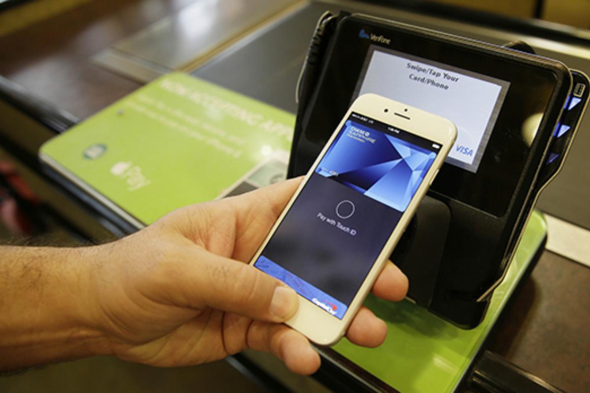 Pagamento por NFC, usando o celular | Wikimedia Commons