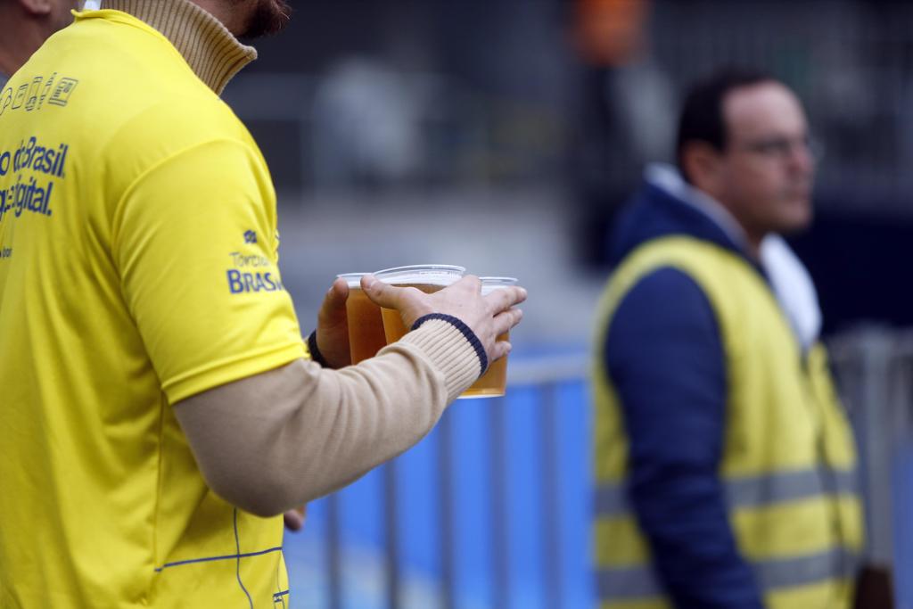 Cerveja foi liberada nos estádios do Paraná. | Albari Rosa/Gazeta do Povo