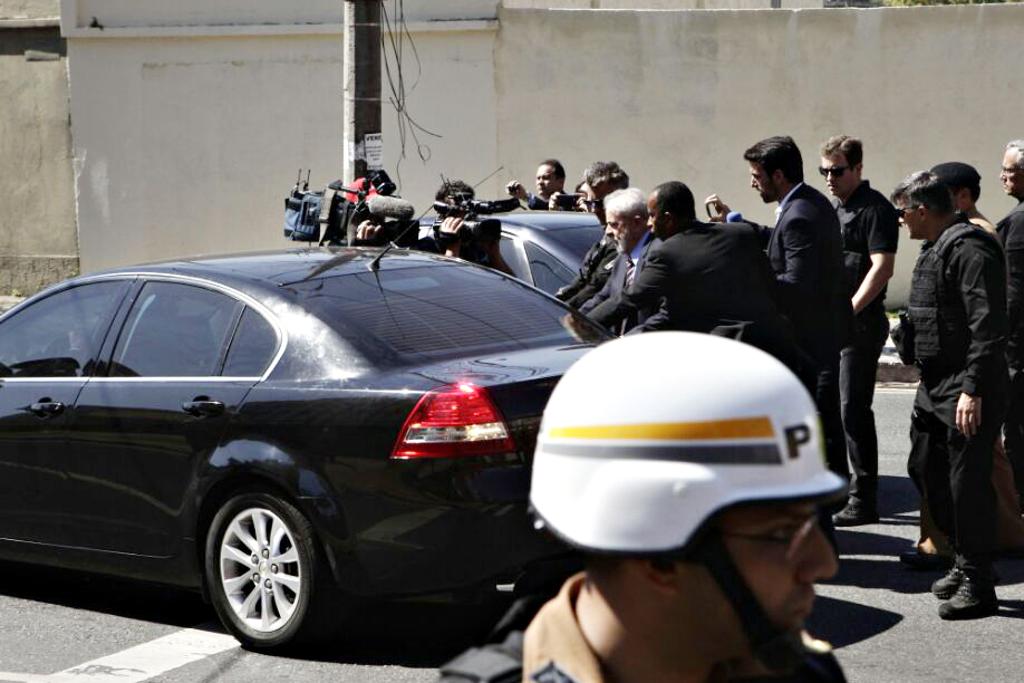 Foram convocados 916 PMs para fazer a segurança no segundo depoimento de Lula em Curitiba, além de ouros agentes de segurança. | Daniel Caron/Gazeta do Povo